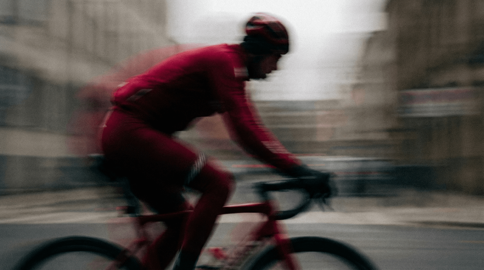 Prompt นี้สั่งให้สร้างภาพเชิงอาร์ตที่จับ เงาซิลูเอตของตัวแบบขณะเคลื่อนไหว โดยใช้เทคนิค slow shutter เพื่อให้เกิด motion blur ที่สื่อพลังและความเร็ว ตัวแบบสวมชุดกีฬาสีที่กำหนด ภาพมี คอนทราสต์สูง และ องค์ประกอบมินิมอล ตัดสิ่งรบกวนทั้งหมดออก (ไม่มีโลโก้หรือข้อความ) ใช้ฉากหลังโทนกลางเพื่อดันอารมณ์เชิงนามธรรม (abstract) ให้เด่น สไตล์โดยรวมเป็น Editorial / Street Photography ที่ดูร่วมสมัยและทรงพลัง คล้ายงานโฆษณาหรือแคมเปญแบรนด์แฟชั่น–สปอร์ตระดับพรีเมียม
จะแก้ไขยังไงให้ตรงงานมากขึ้น


คุมท่าทาง/พลัง: เพิ่ม running sprint / jump / pivot turn เพื่อกำหนดไดนามิก


คุมระดับเบลอ: เพิ่ม long exposure, streaked motion trails หรือ partial sharp focal point


คุมอารมณ์สี: ระบุ monochrome, muted palette, หรือ neon accent on kit color


คุมสไตล์งาน: เปลี่ยน editorial เป็น fashion campaign, high-fashion sports, หรือ raw street


ความคม/คุณภาพ: ใส่ studio lighting, grain control, high-resolution


